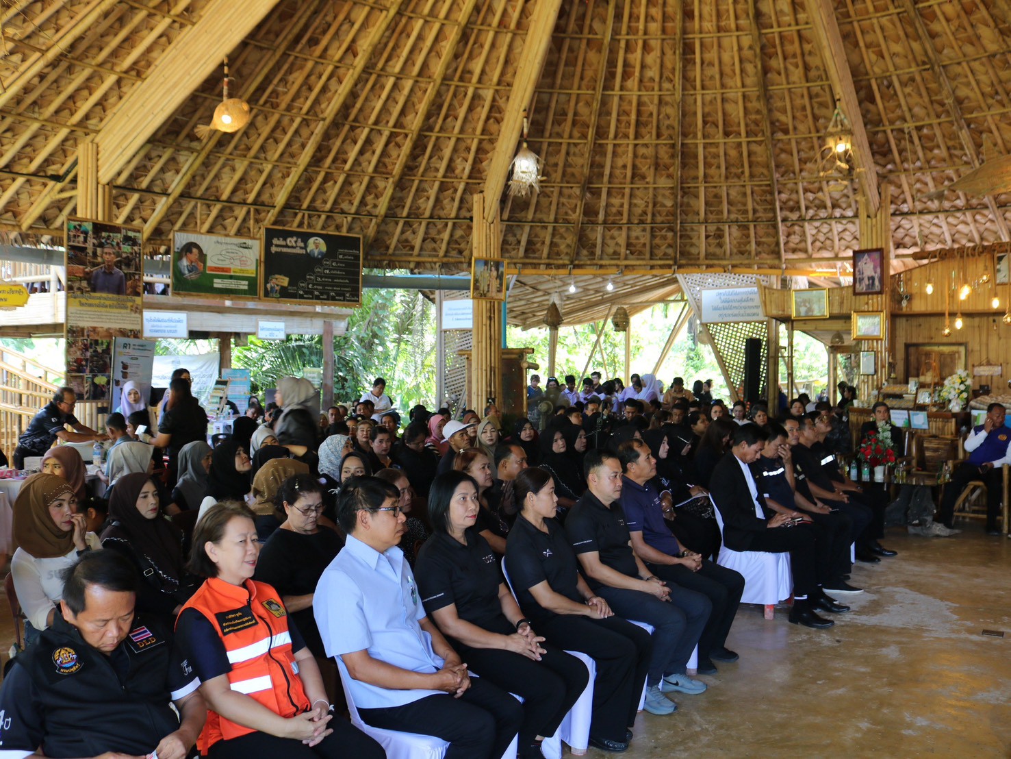 title - ส.ป.ก.กระบี่ เข้าร่วมจัดนิทรรศการให้ความรู้ในเวทีรณรงค์ “Green Gain Day” ภายใต้โครงการส่งเสริมการเกษตรที่เป็นมิตรกับสิ่งแวดล้อม ประจำปีงบประมาณ พ.ศ. 2569 